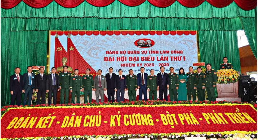 Ðoàn kết, đồng thuận xây dựng lực lượng vững mạnh